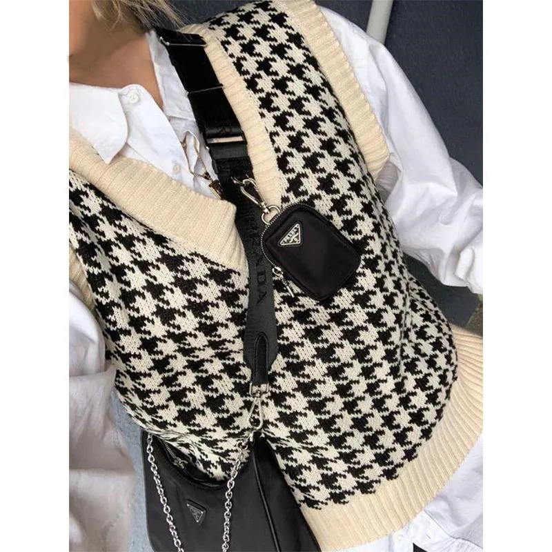 Loose Plaid Knitted Sweater Vest