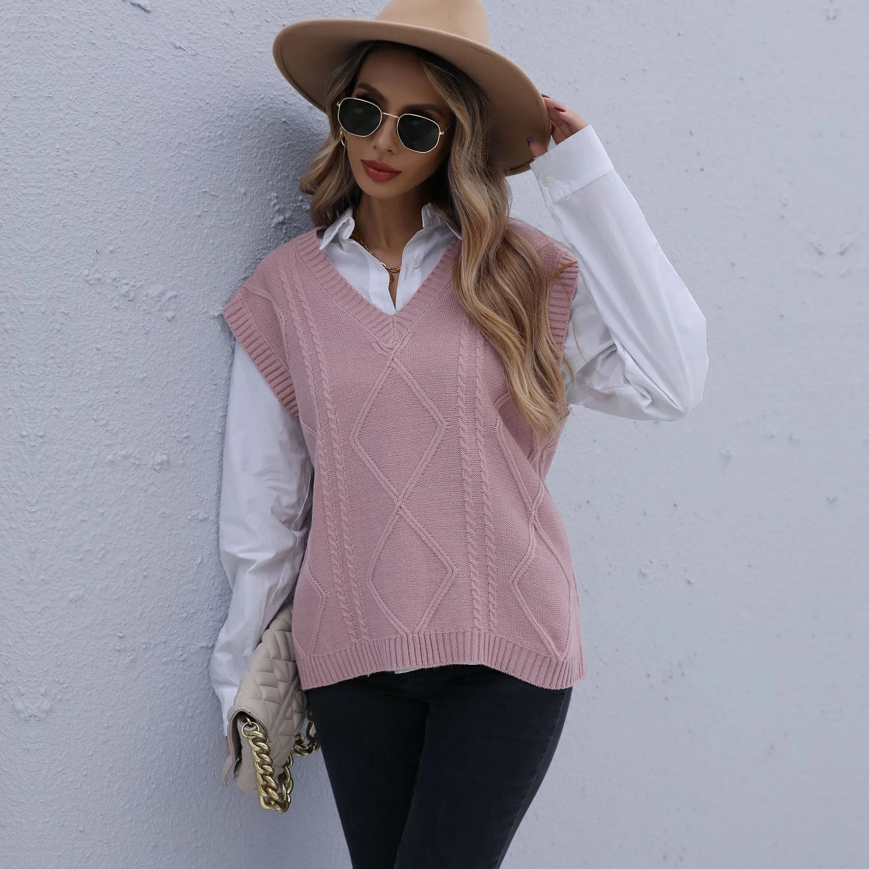 PEOPLETERRITORY New Popular trade early autumn popular new Korean version women's knitted jumper v-neck twist vest women